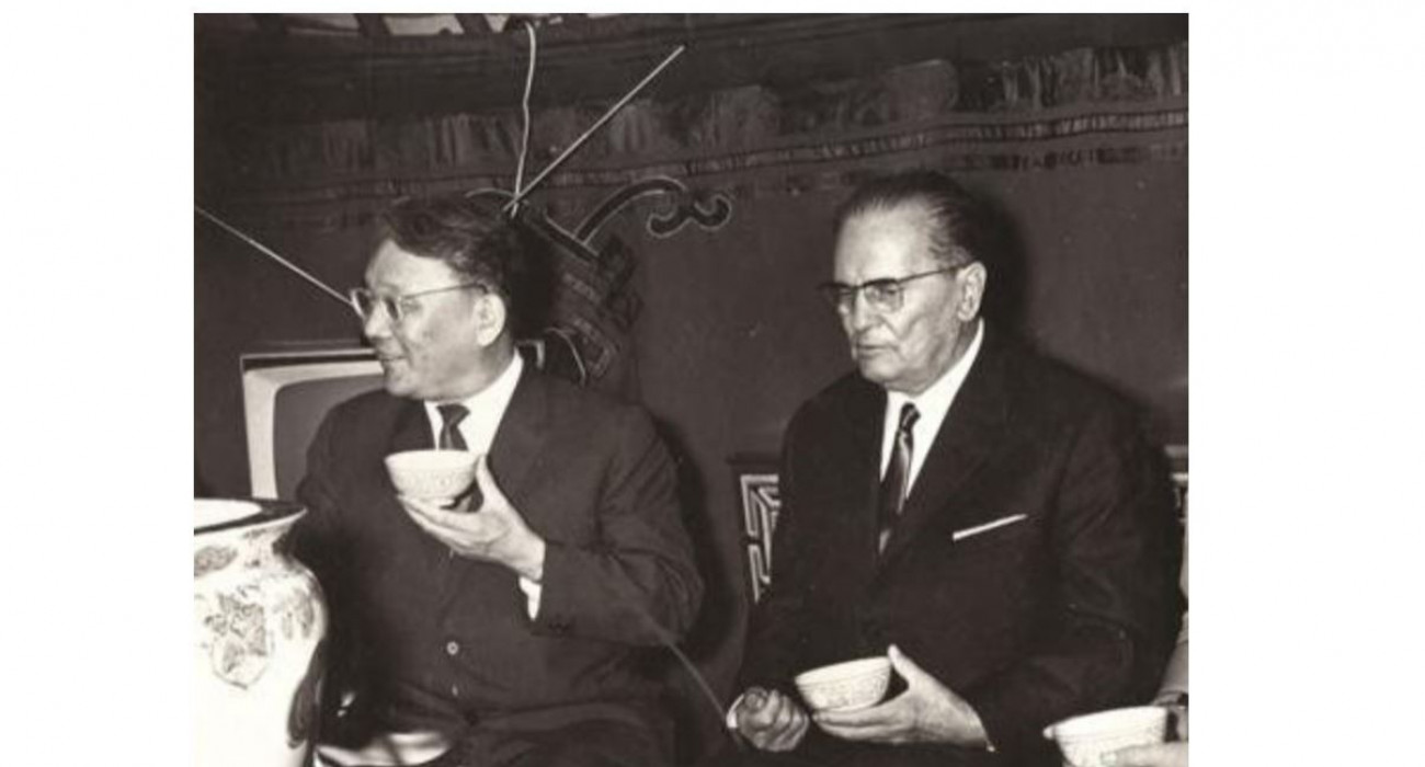 Орыс сыртқы порно видео Алдын ала жыныстық қатынас пен ауызша секске сипаттама