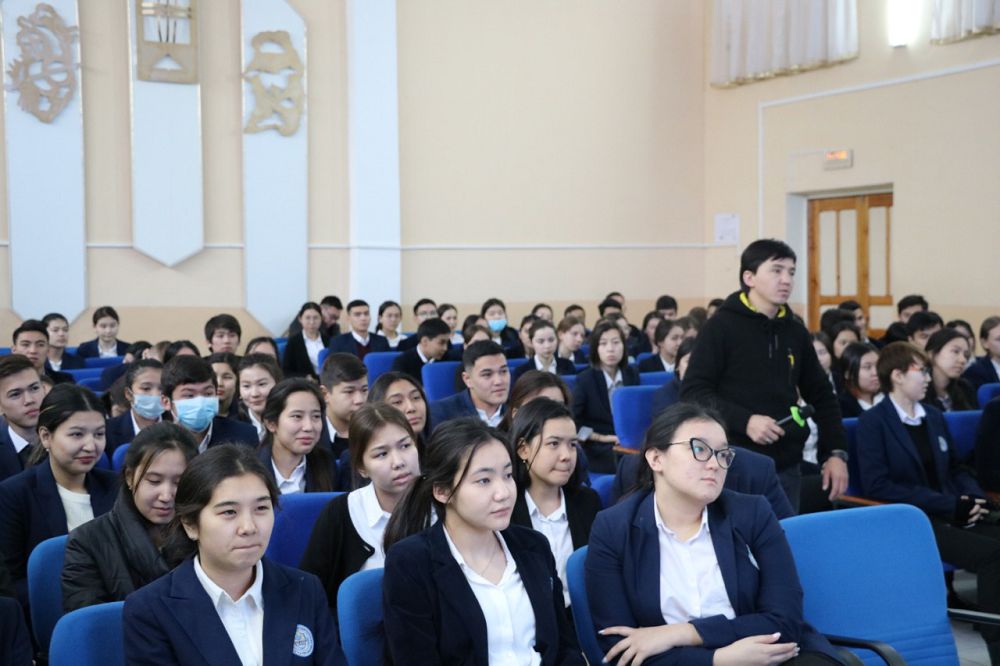 Мектеп бітіруші түлектер жол құрылысы саласымен танысты