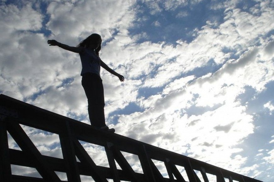 Жаға ұстатқан жат қылық