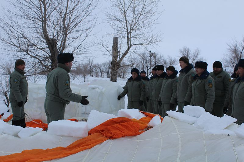 Ұшқыштар экстремалды жағдайда әрекет ету бойынша жарысты