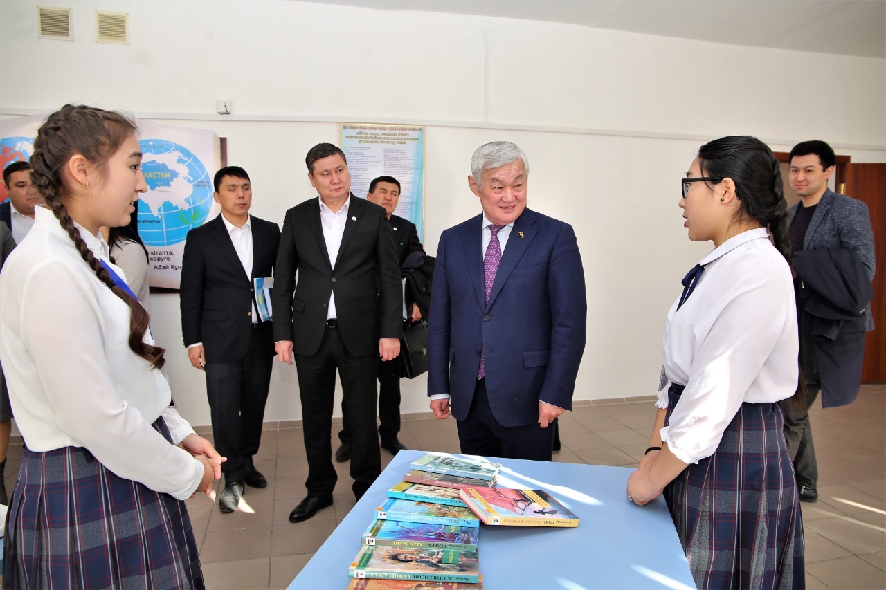 Әкім және әлеумет: көптің мәселесі қалай шешімін табады?