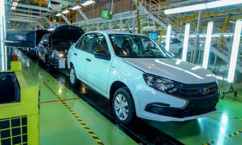 Өскеменде «Abai175» белгісі қойылған автокөліктер шығарылды