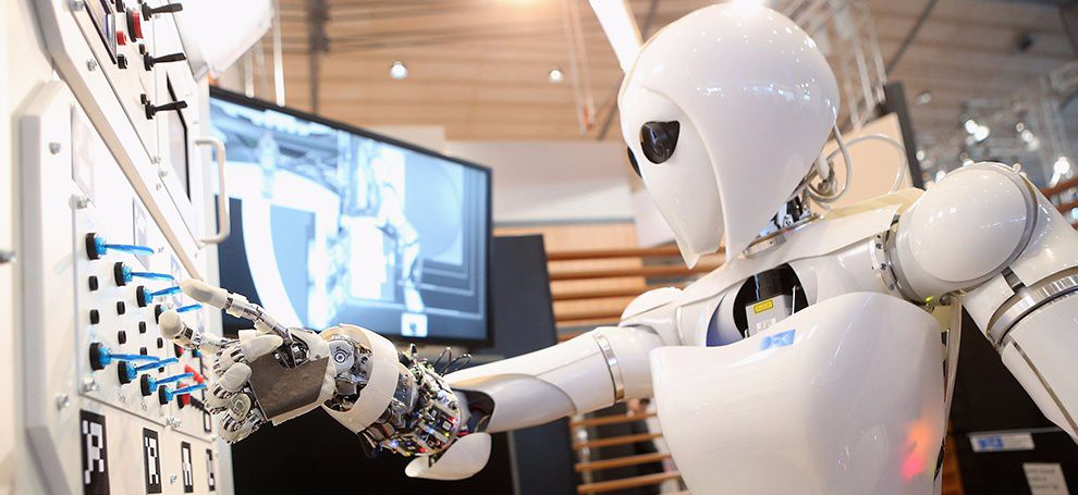 Гарри Каспаров роботтардан сақ болуды ескертті