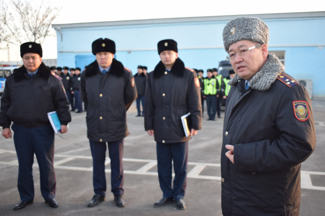 Маңғыстаулық полицейлер өз міндеттерін саптық жиында пысықтады