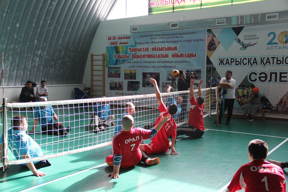 Ақтауда отырып ойнайтын волейболдан ел біріншілігі өтуде