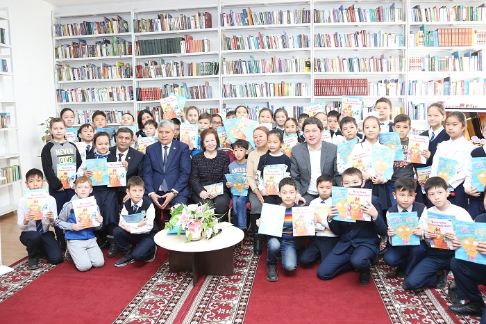 Балалар жазушысы Рима Әбіқаева талдықорғандық оқушылармен кездесті