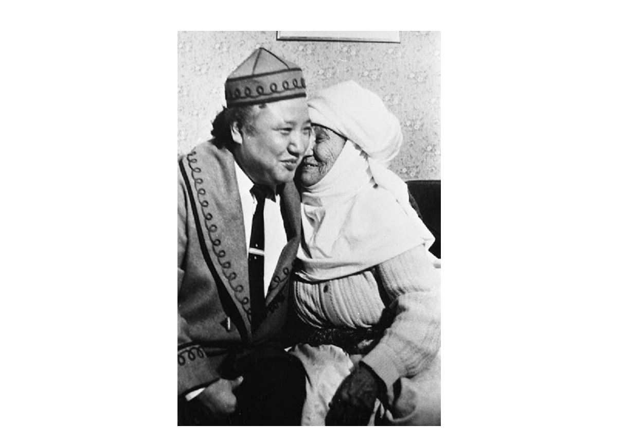 Шеше, сен бақыттысың, жыламағын...