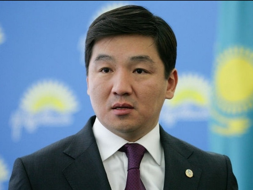 Бауыржан Байбек әйелдерді төл мерекесімен құттықтады