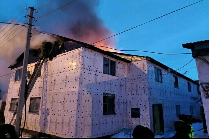 Елордада екі қабатты жатақхана өртенді