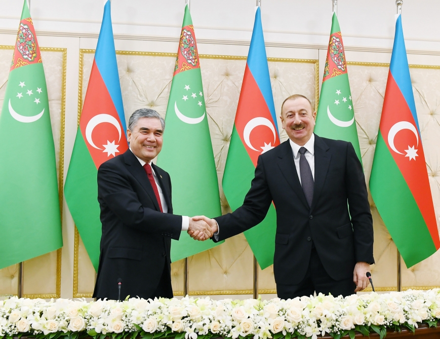 Түрікменстан Президенті Әзербайжанға ресми сапармен барды