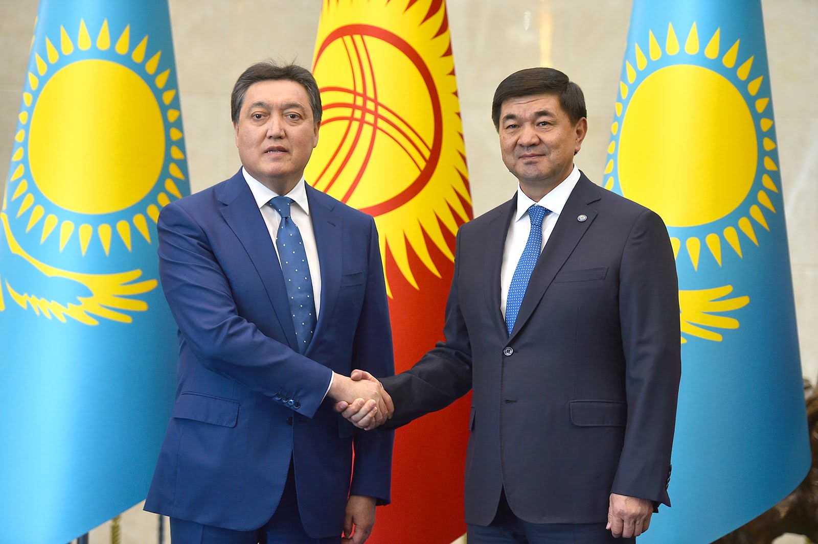 Қазақстан және Қырғызстан премьер-министрлері телефонмен сөйлесті