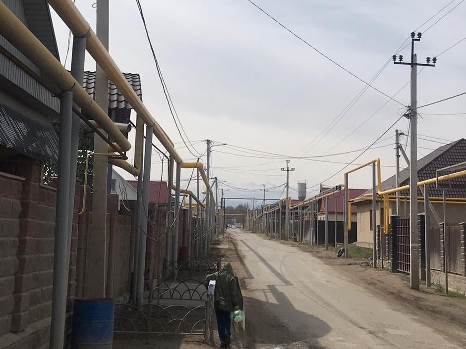 Алматыдағы Алатау ауданының қараңғы 15 көшесі жарыққа қосылды