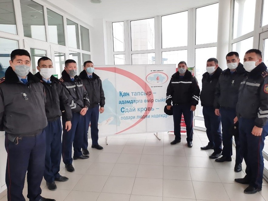 Маңғыстауда полицейлер қан тапсырды