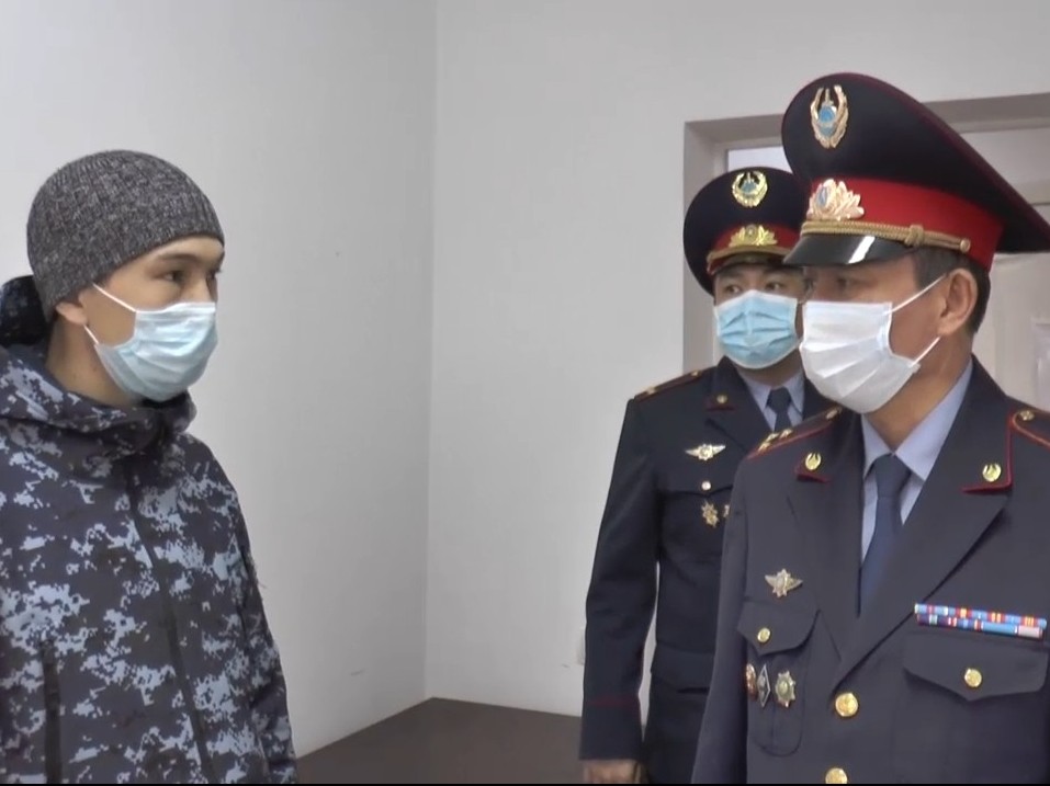 Карантин кезінде жатақханада жатады