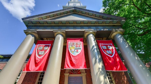 Гарвард ғалымдары: Коронавирус 16-18 айға жалғасуы мүмкін