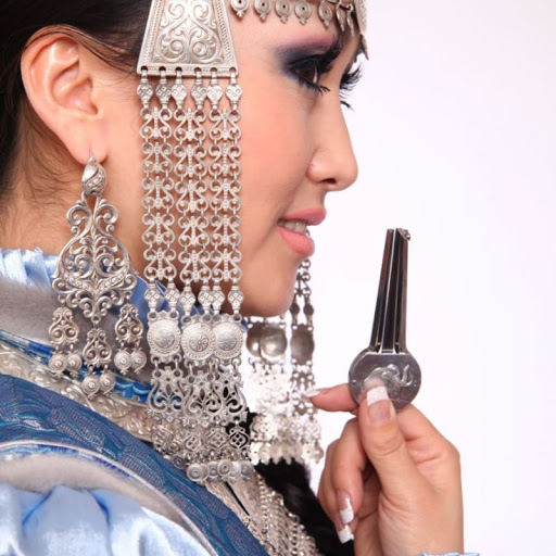 Якутияның этно-орындаушысы «Тұран» ансамблімен онлайн өнер көрсетті