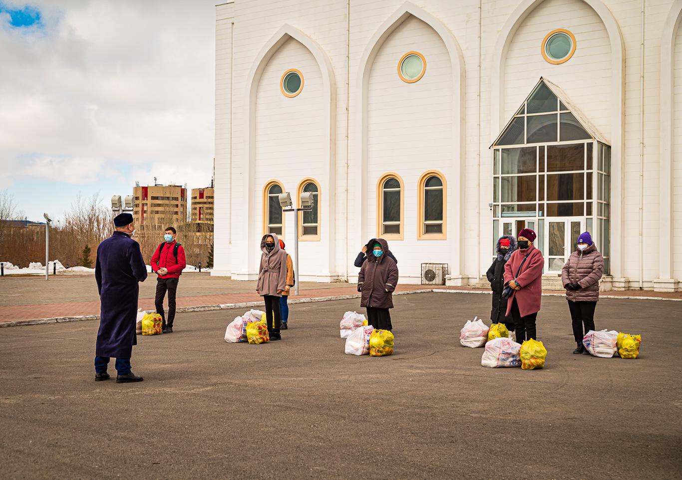 Атымтай жомарттар аз емес