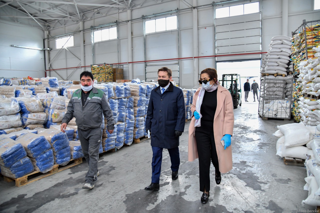 Шымкенттегі ірі қоймаларда азық-түлік қоры 2-3 айға жеткілікті