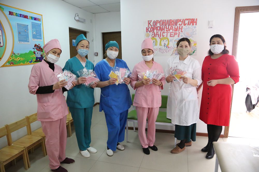 Маңғыстаудағы зияткерлік мектеп балабақшаларға бетперде таратты