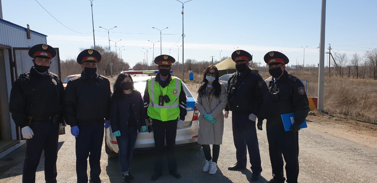 Оралда мейрамхана дәрігерлер мен полицияға палау таратты