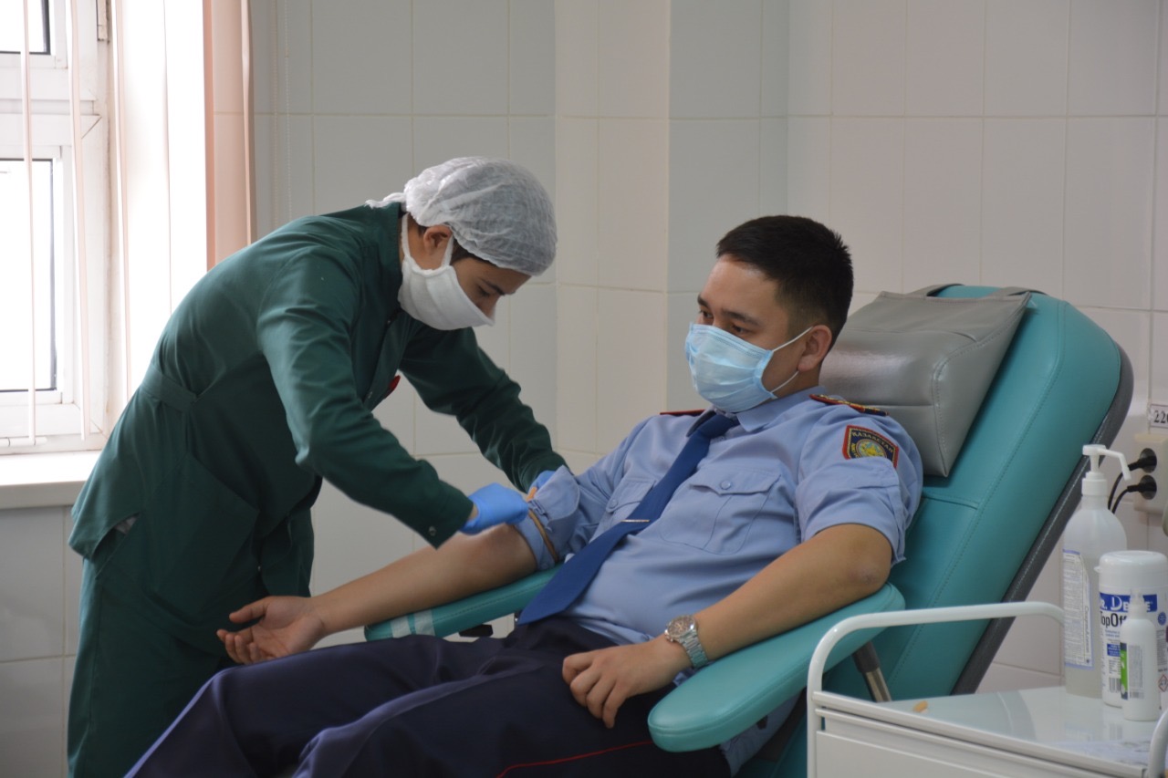 Жамбылдық полицейлер қан тапсырды