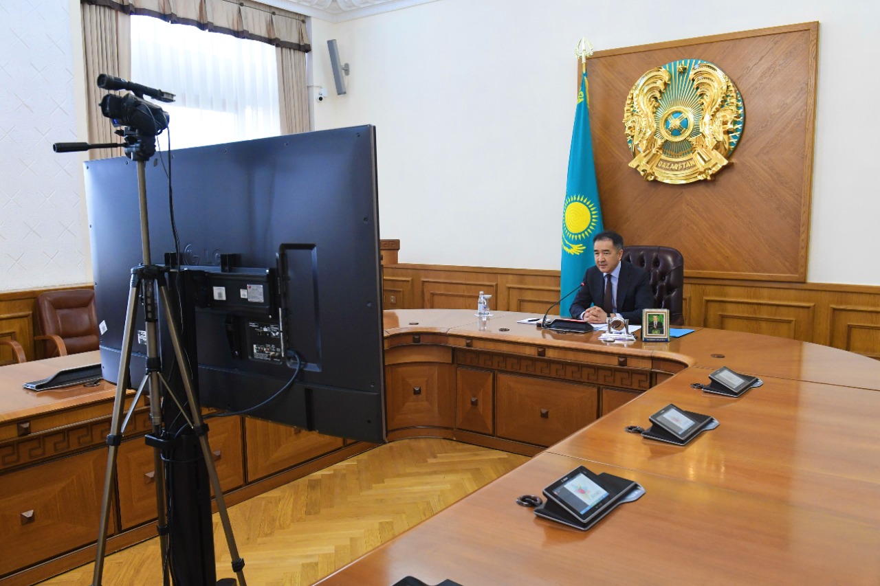 Алматы әкімі бас дәрігерлермен онлайн жиналыс өткізді