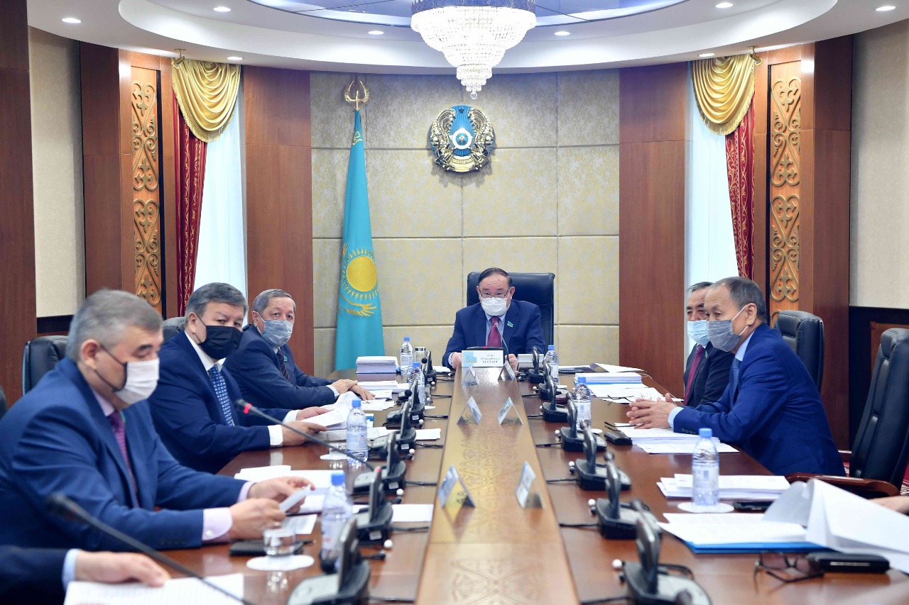 Сенаторлар атом энергиясын тиімді пайдалану мәселесін қарады