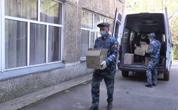 Алматы полициясы балалар үйіне қолдау көрсетті