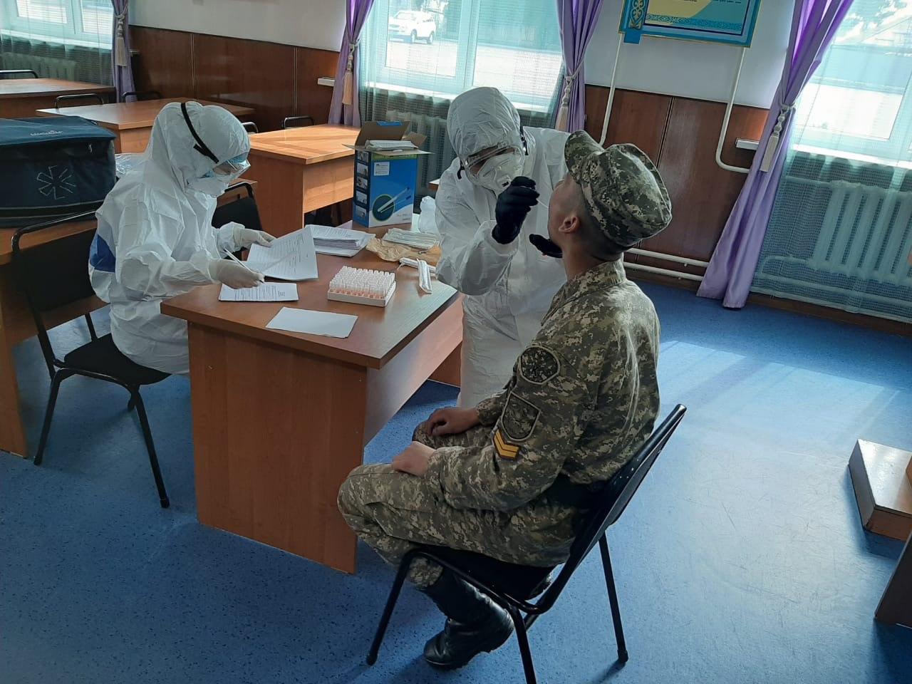 Алматыда 2000-ға жуық әскери қызметшілер коронавирусқа экпресс-тест тапсырды