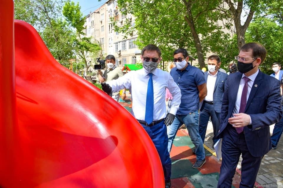 Шымкент: Әл-Фараби ауданында 100 балалар алаңшасы салынып  жатыр