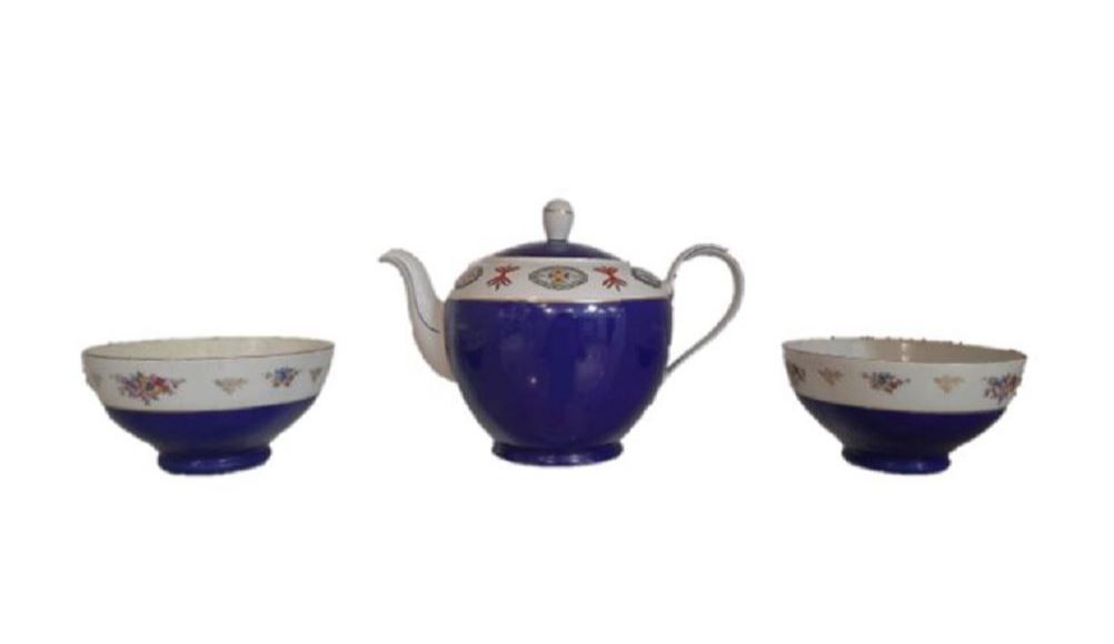 Сәкен шай ішкен кесе