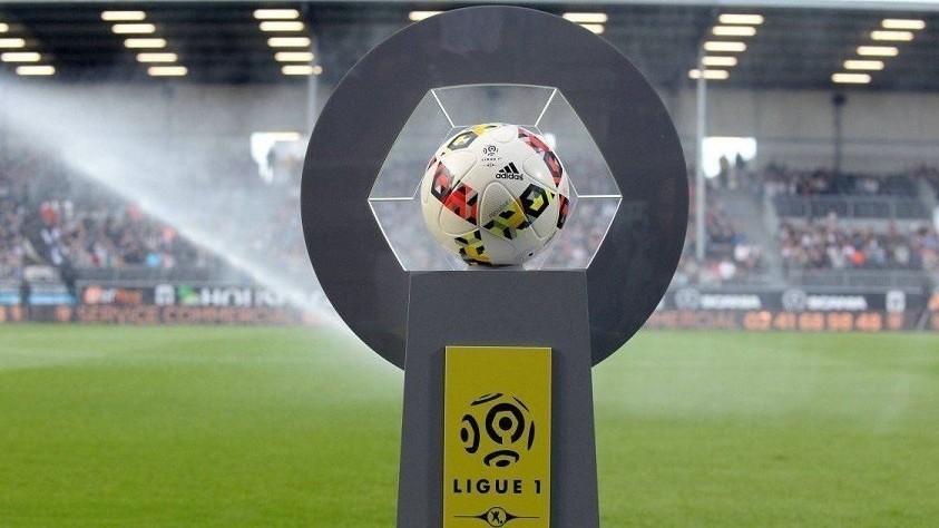 Футбол: Франция чемпионаты мерзімінен бұрын аяқталды