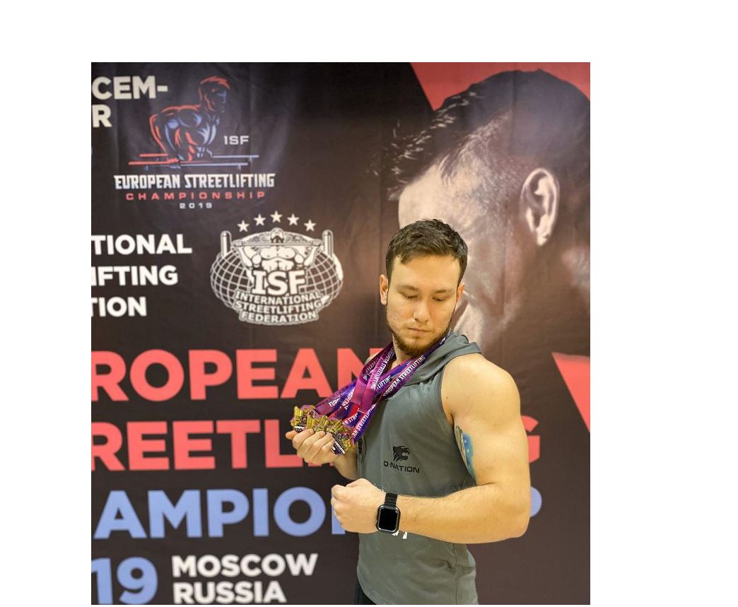 Алаңда жаттыққан алып