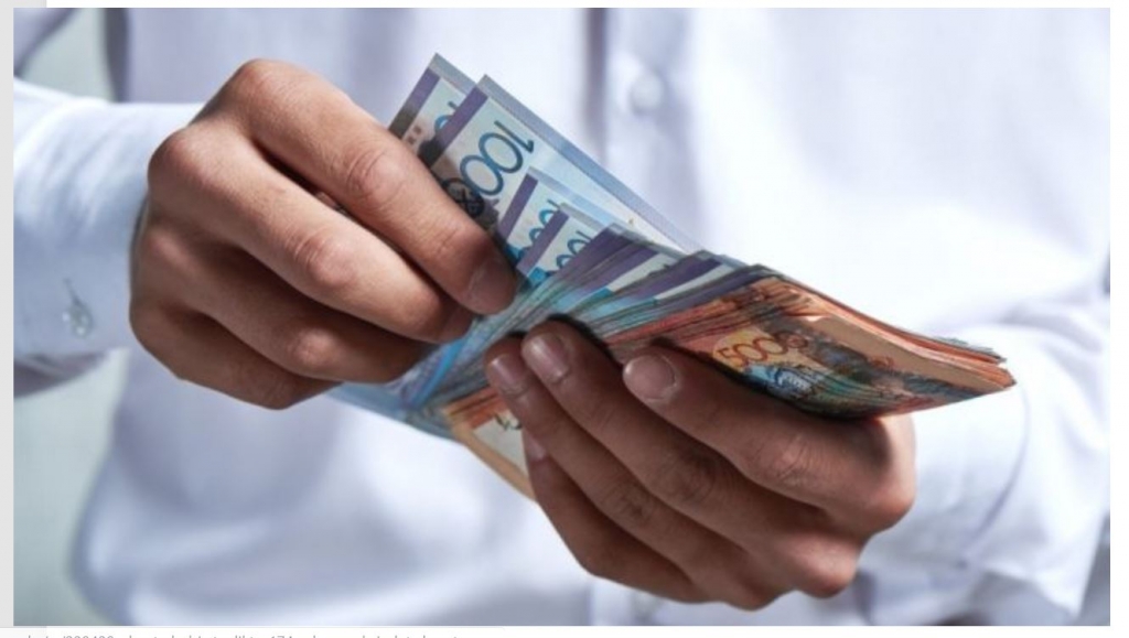 Атырау: Медицина және полиция қызметкерлеріне қаржылай көмек берілді