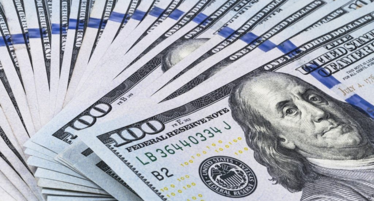 Ылғал қырынған письки фотосуреттері Телефонға түсірілген бейне