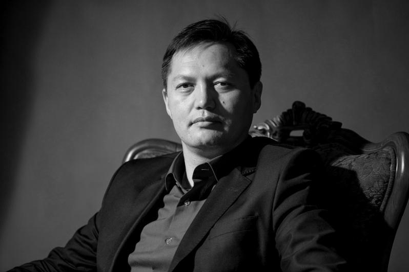 Алматы облысының әкімі журналист Бейсен Құранбектің отбасына көңіл айтты