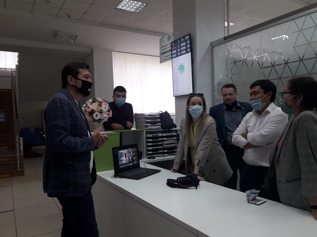 Алматылық жас кәсіпкер ХҚО-ға 5 миллион теңгелік аппарат сыйлады