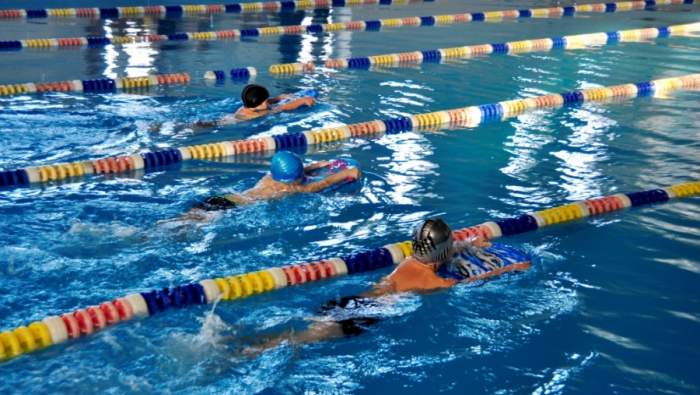 COVID-19: АҚШ-та өткен суда жүзу турнирі кезінде індет тарады