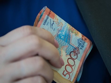 Пара алған подполковникке  600 мың теңге айыппұл салынды