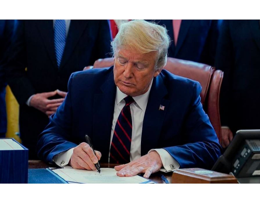 Трамп жалақысын коронавирус қорына аударады