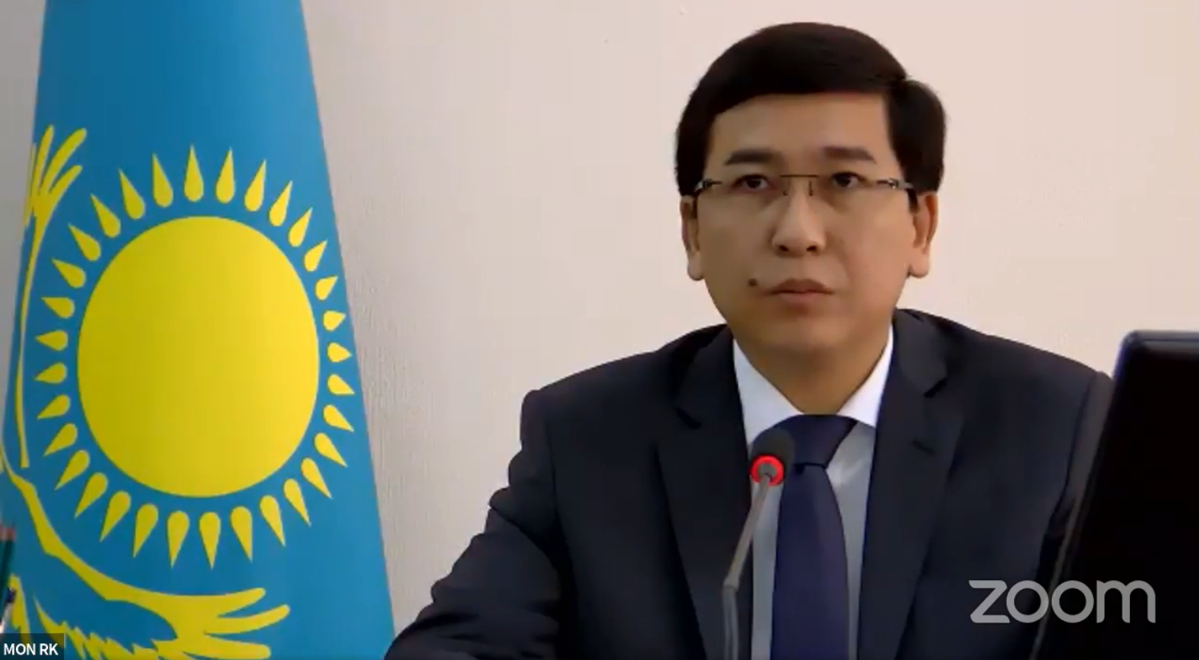 Министр мұғалімдермен кездесті