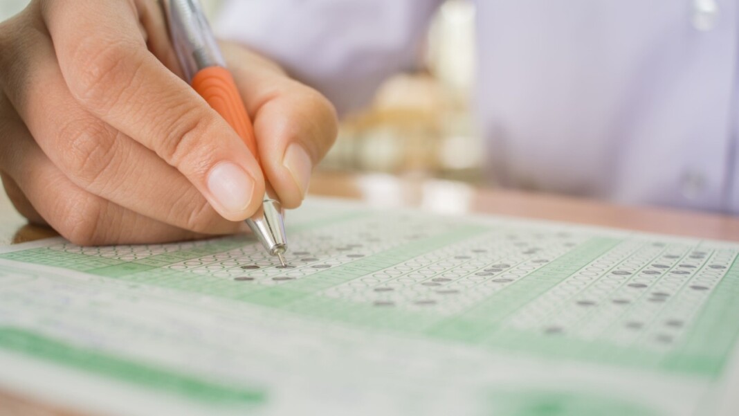 Педагогтар Ұлттық біліктілік тестілеуді онлайн тапсырады