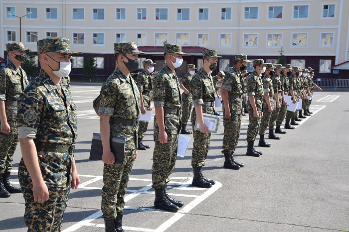 Тұңғыш рет Ұлттық ұлан сарбаздары үйлеріне ұшақпен қайтты