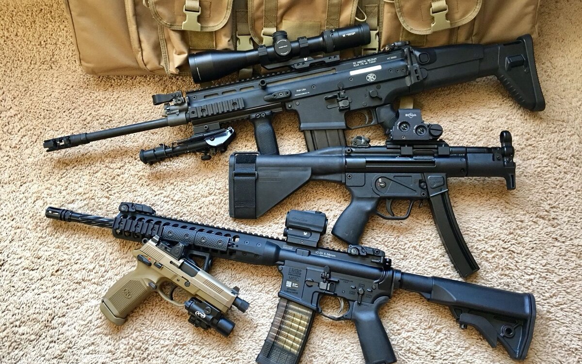 Атырау:  Полицейлер қаруы бар азаматтарды тексерді