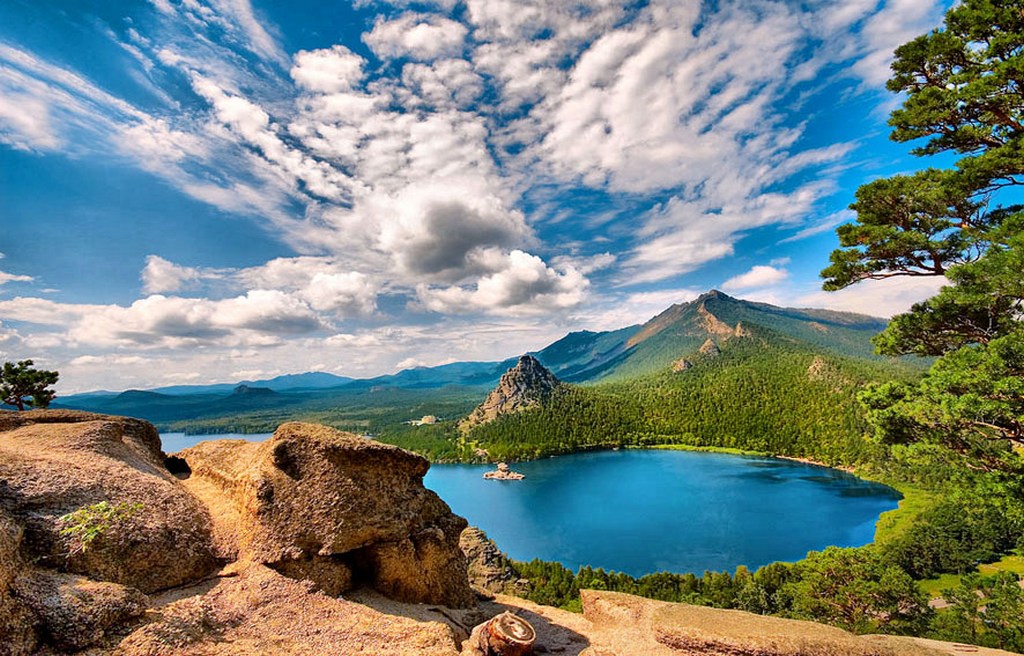 Туризмнің тұралаған тұстары көп