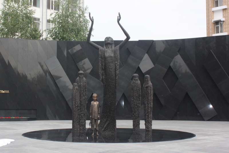 Дархан Қыдырәлі ашаршылық құрбандарын еске алу үшін «алапат қасірет» күнін белгілеуді ұсынды