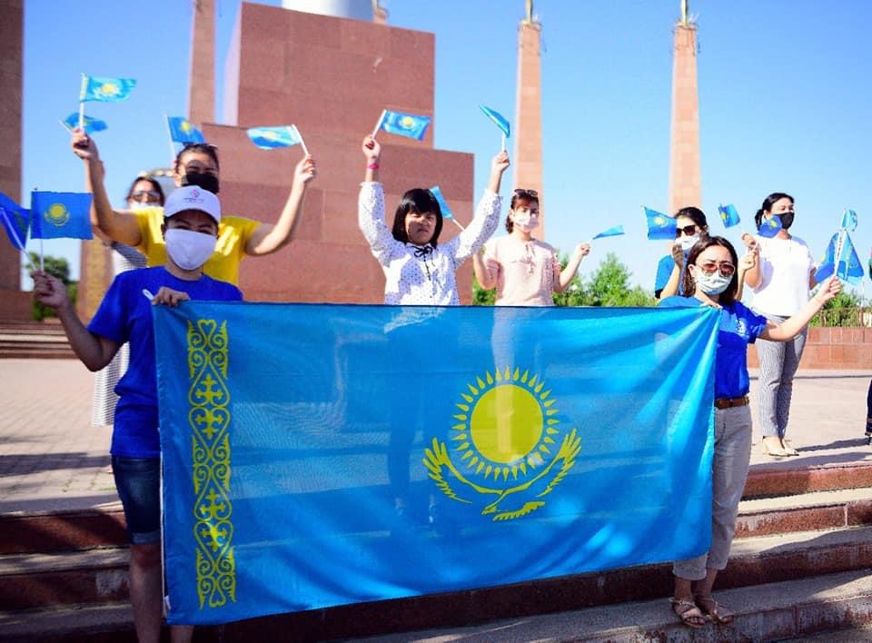 «Желбіре, менің жалауым!»: Шымкентте акция өтуде