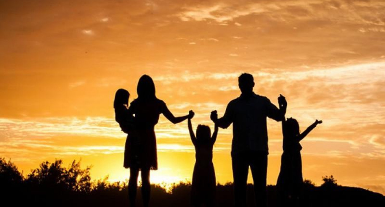 Онлайн порно: Мұғалім оқушыны трахает