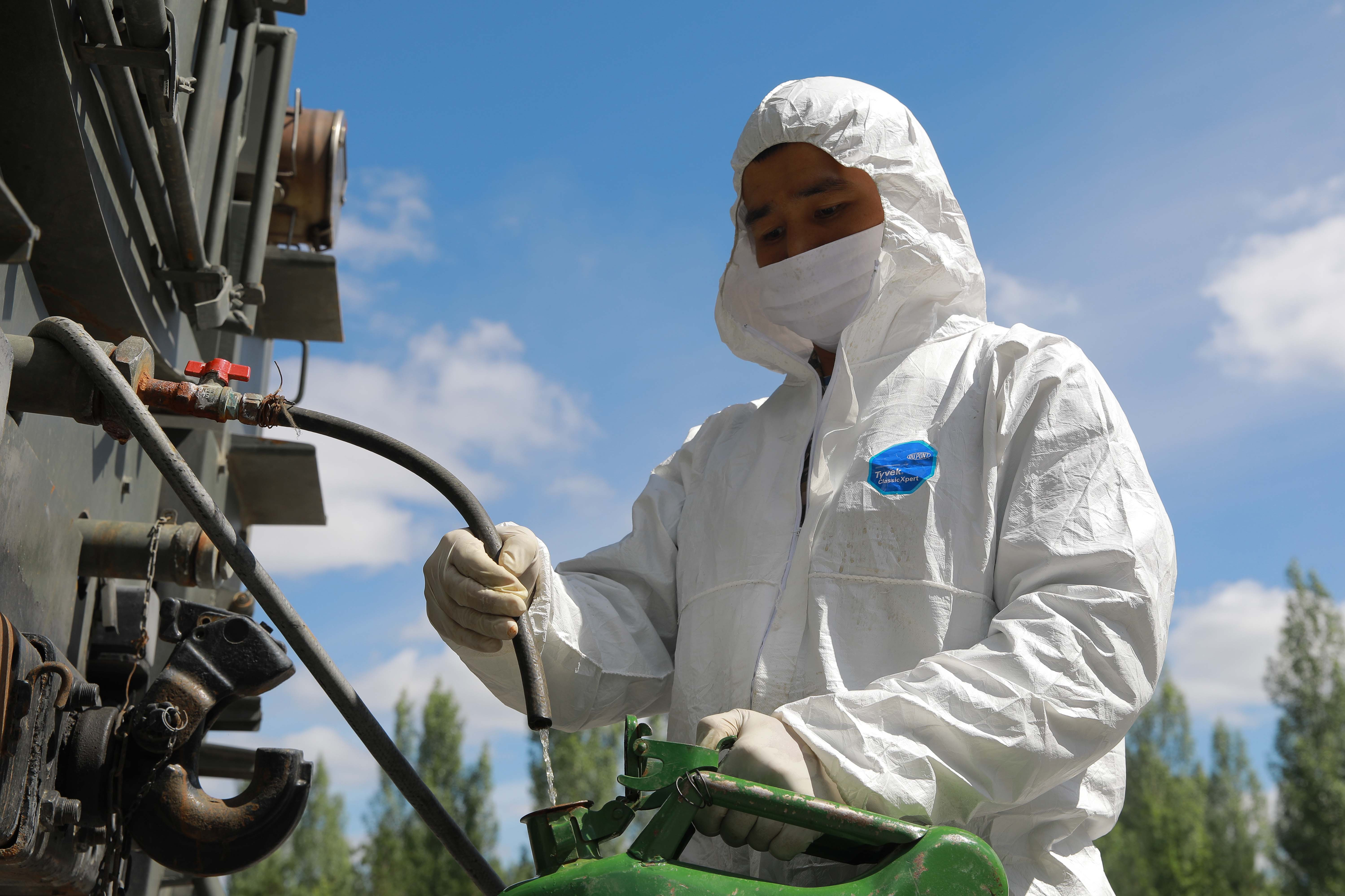 Әскерилер елорданың адамдар жиналатын жерлеріне өңдеу жұмыстарын жүргізуде