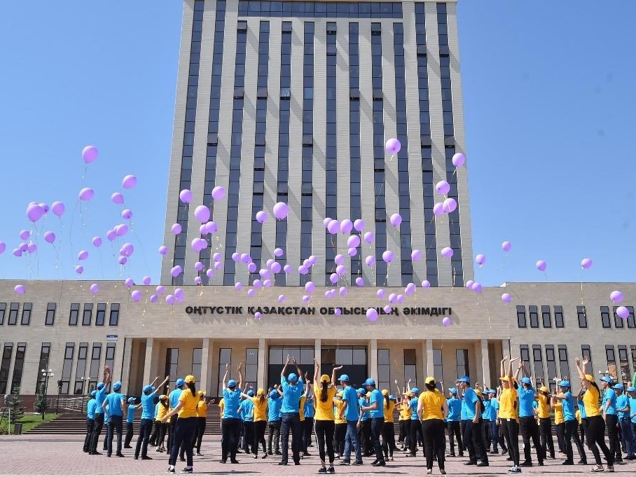 Мемлекеттік қызметкерлердің жартысы - әйелдер